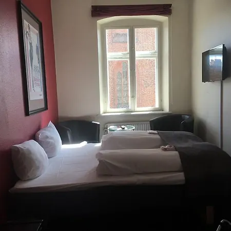 Vinhuset Szálloda 3*